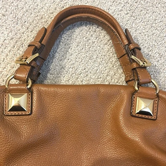 Michael Kors Pebbled Leather Brown Gold Tone Hardware - Picture 7 of 14
